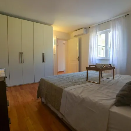 Apartment Oliva